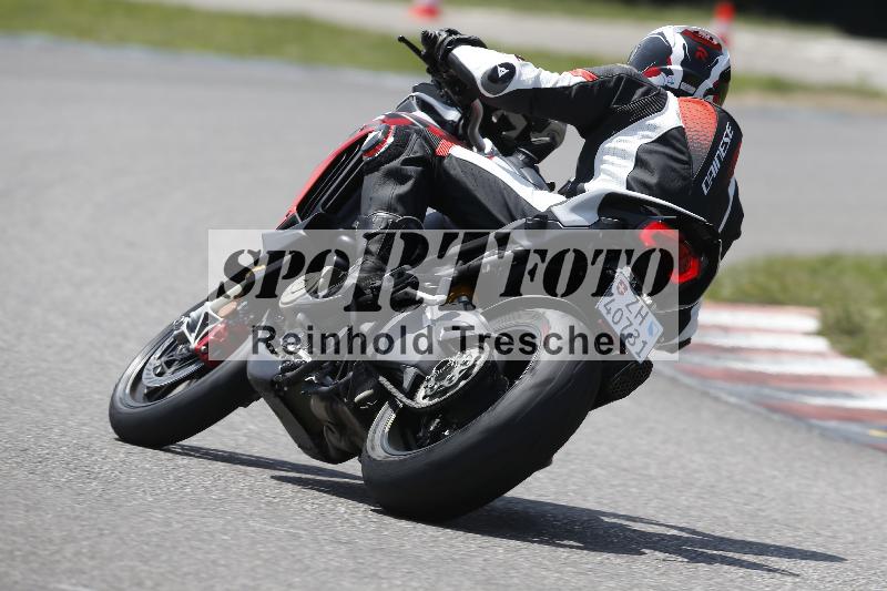 /27 12.06.2025 Ducati Schweiz Trackday Warmup  ADR/gruen-vert/22